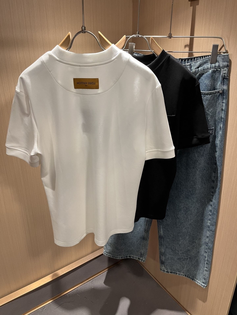 l0vis Vvtt0n t-shirt